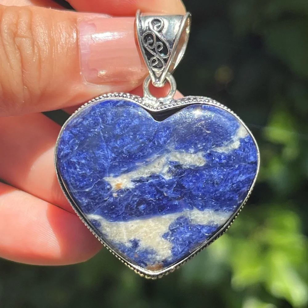 925‎ silver plated sodalite heart pendant